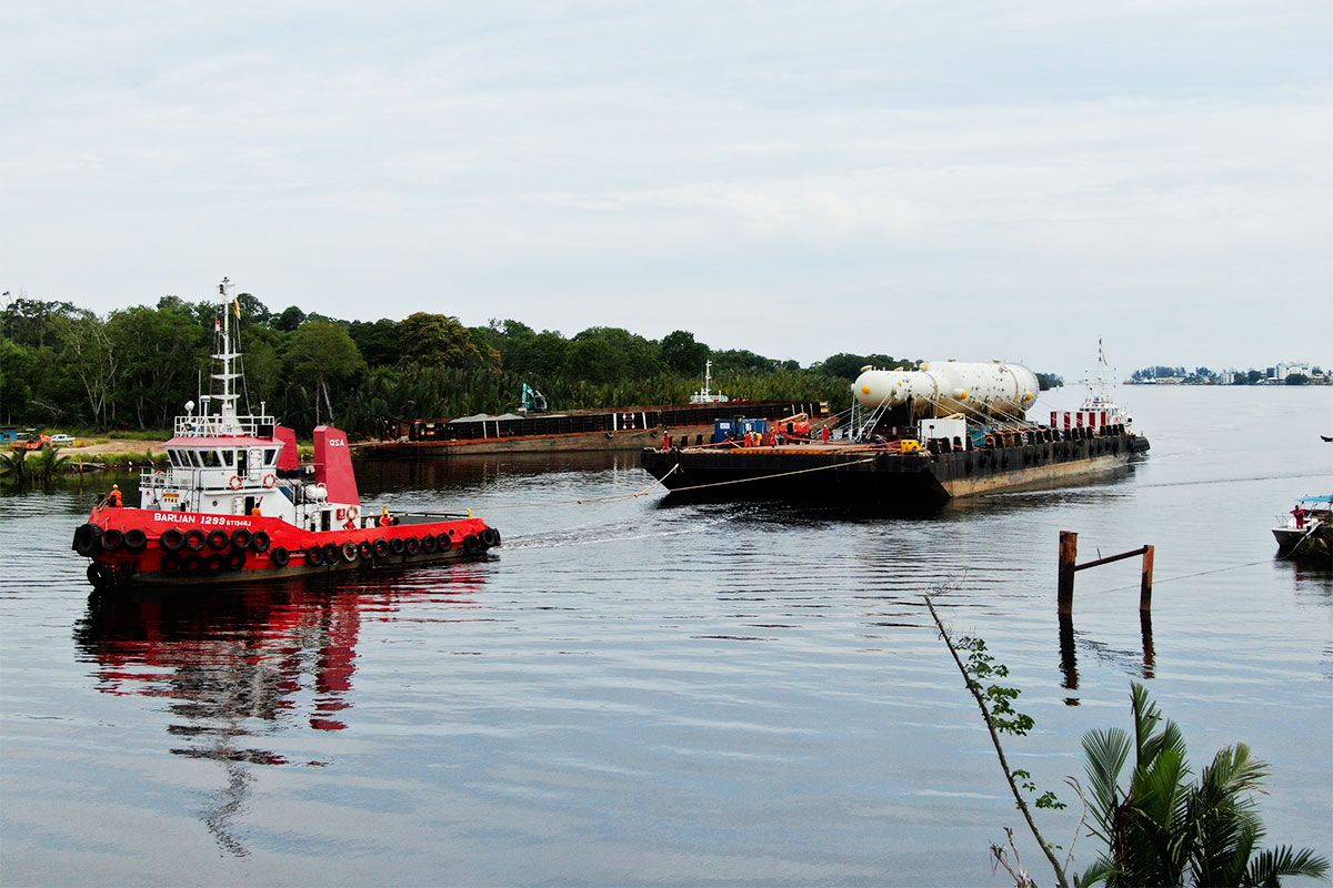 River barge towing